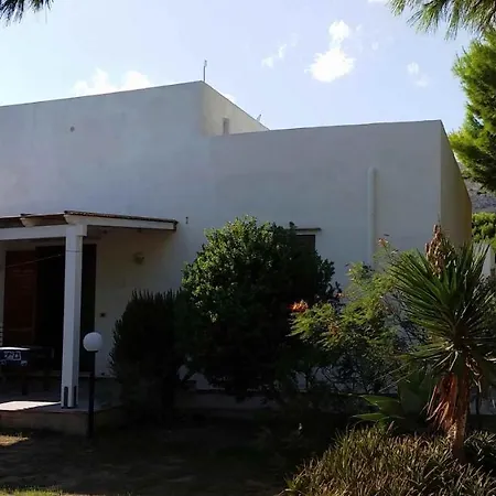 Villa Punta Lunga *